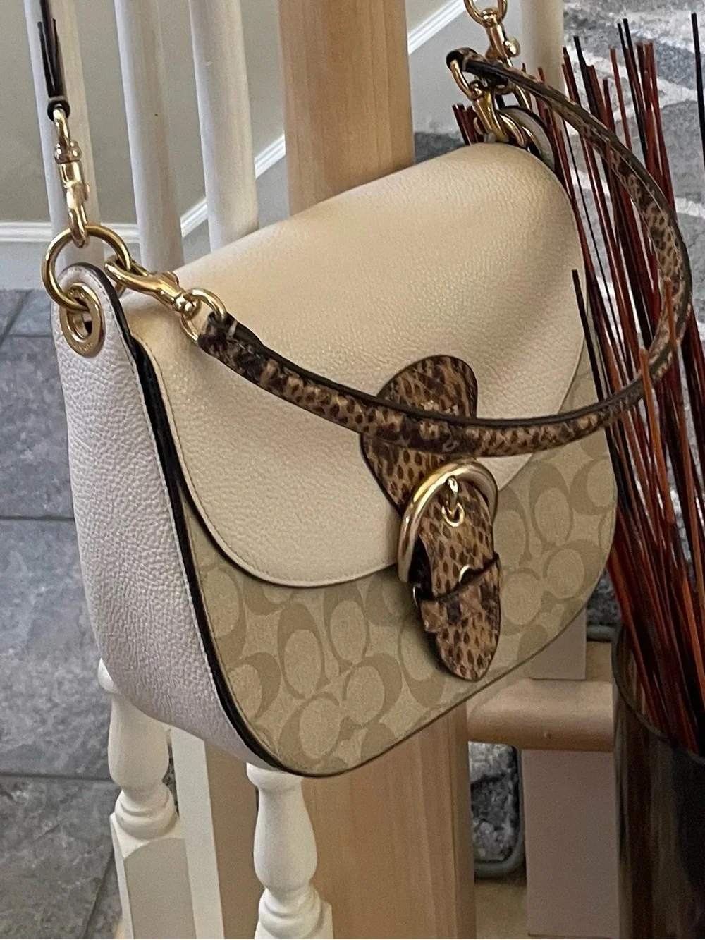Coach Kleo Shoulder Bag In Signature Canvas